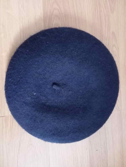 Photo of free France hat (Grahame Park NW9) #3