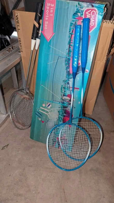 Photo of free Badminton net + four rackets (Blossomfield B91) #1