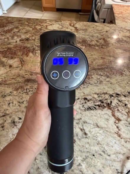 Photo of free Gravity One massage gun (Erin Mills&QEW) #3