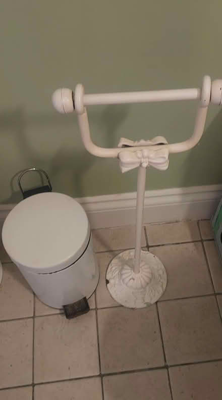Photo of free Bathroom bin and toilet rool holder (Dublin 8) #1