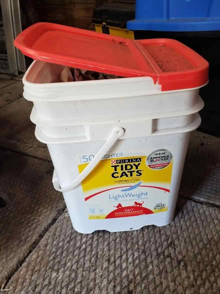 Photo of Cat litter plastic pail (Merivale and Clyde) #1