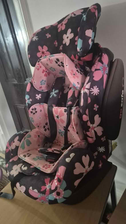 Photo of free Child car seat (Wrexham LL11) #1