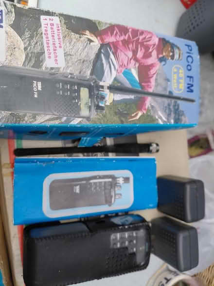 Photo of free CB handheld transceiver (Po16) #1