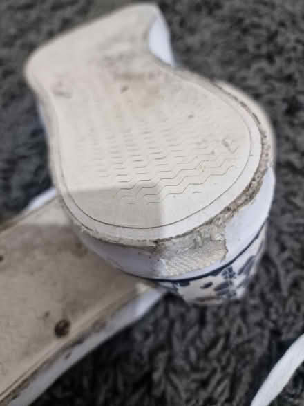 Photo of free Men's canvas (Pollards Hill, CR4) #3
