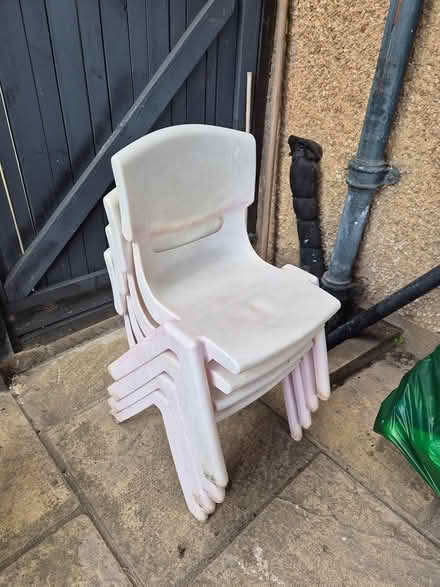 Photo of free 4x white kids plastic chairs (Waltham Cross EN8) #1