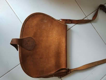 Photo of free Leather shoulder bag (Saint James Ward EX4) #2