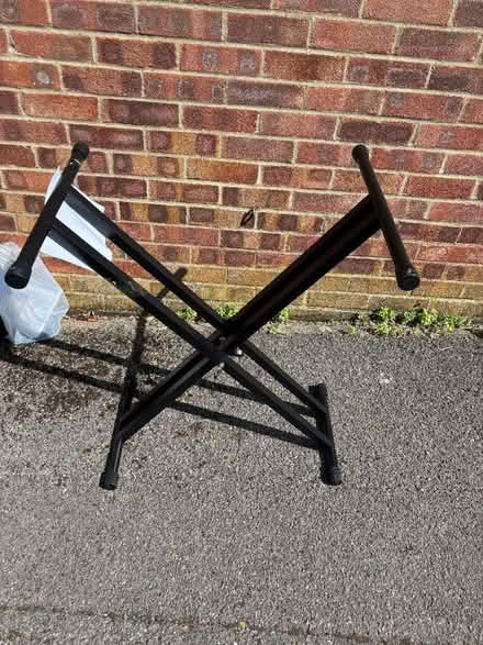 Photo of free Keyboard stand (Barton OX3) #1