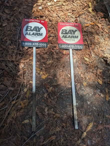 Photo of free Bay Alarm metal yard signs (Piedmont Ave) #1