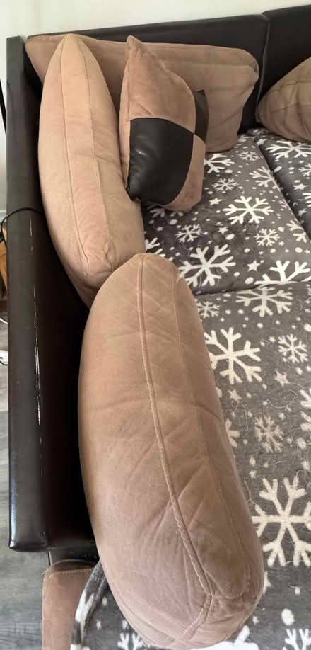 Photo of free L shaped sectional Ottoman included (South ottawa) #1