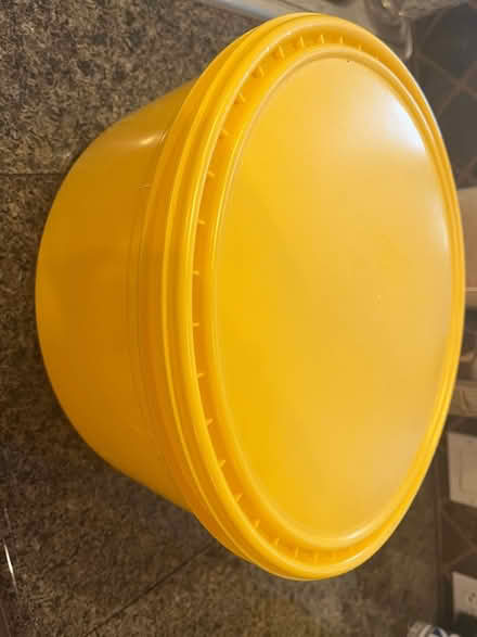 Photo of free Large round container (Wallingford) #1