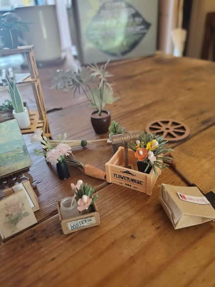 Photo of free Decorations for a dolls house/ garden (Hulme M15) #3