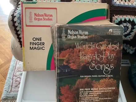 Photo of free Electric Organ (Bayside) #3