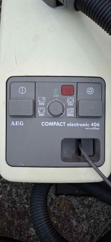 Photo of free Vacuum cleaner (Harrogate HG1) #2