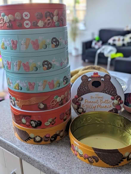 Photo of free 8 matching m&s tins (empty!) (Abingdon OX14) #1