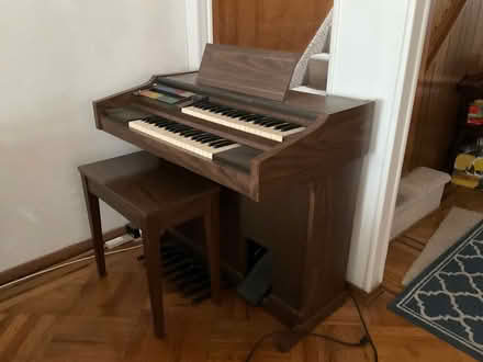 Photo of free Electric Organ (Bayside) #2