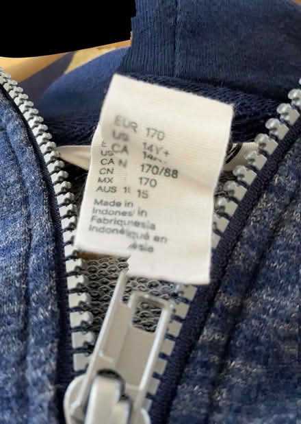 Photo of free H&M hoodie for men’s S or women’s L (Upper East Side) #2