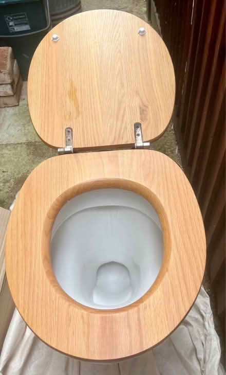 Photo of free Toilet (TW2) #2