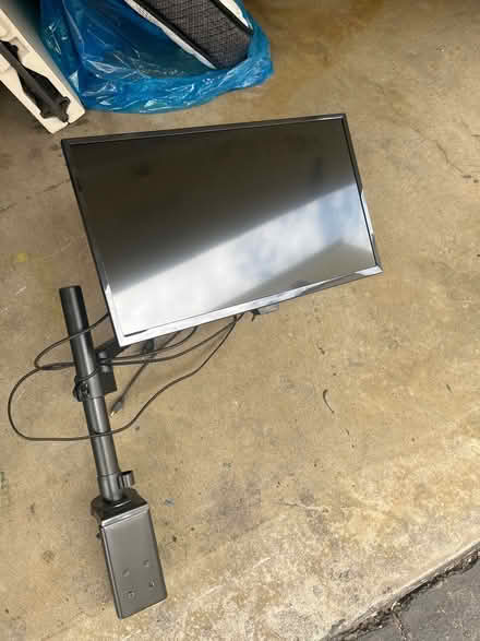 Photo of free Insignia tv w desk mount (Hermosa Beach) #1