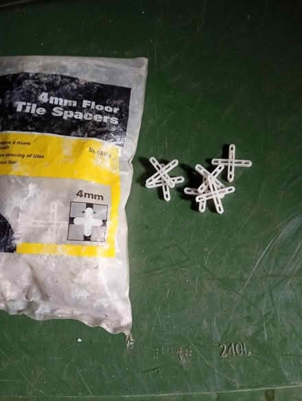 Photo of free 4 mm tile spacers (Upper Hartfield TN7) #1