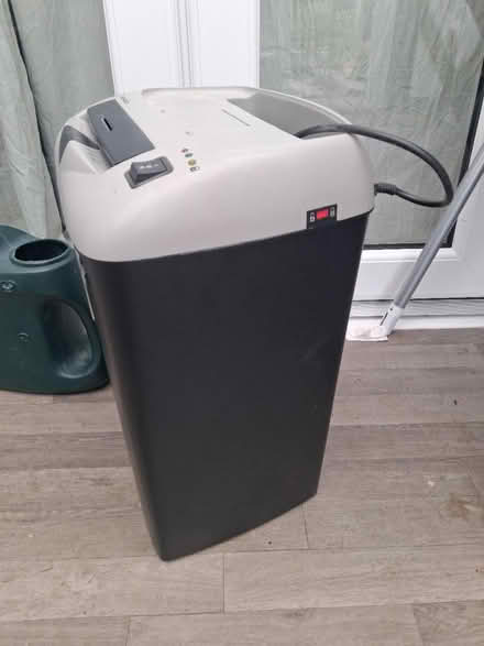 Photo of free Fellows PS-60 Shredder (Oakwood WA3) #3