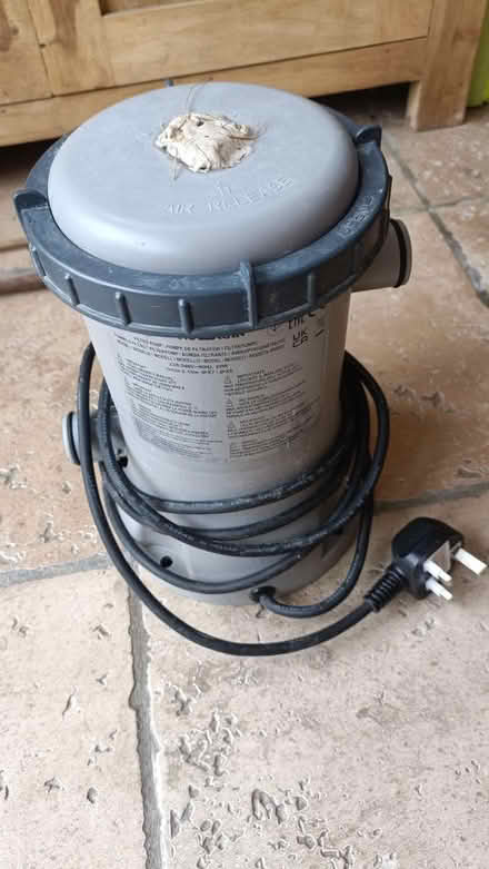 Photo of free Bestway Flowclear 530 pump (Shirley CR0) #1
