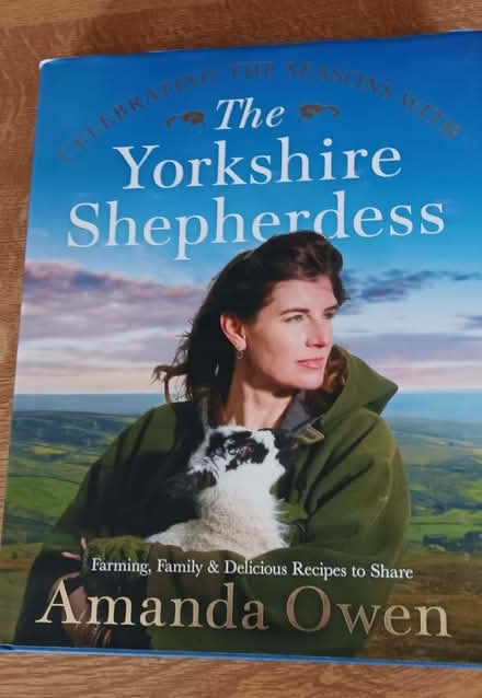 Photo of free 3 Amanda Owen, The Yorkshire Shepherdess, booksbooks. (Shirley B90) #2