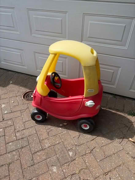 Photo of free Little Tikes Cozy Coupe - Ride On for Kids (Elmstead BR7) #1