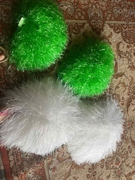 Photo of free Pom poms green and white (Heage DE56) #2