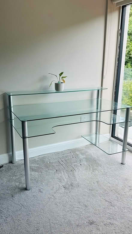 Photo of free Spacious Working Desk (Sk12 2AE) #1