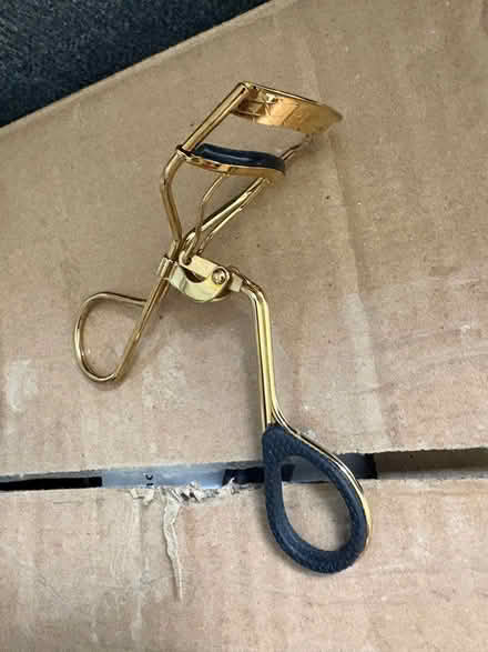 Photo of free Eyelash curler (L5L 5P5) #2