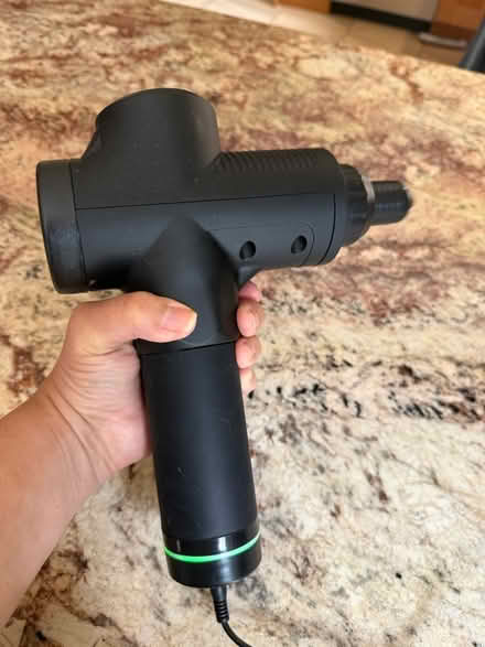 Photo of free Gravity One massage gun (Erin Mills&QEW) #4