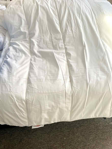 Photo of free NEW: King sized 7.5 tog synthetic duvet; IKEA SMÅSPORRE (Seven Dials BN1) #1