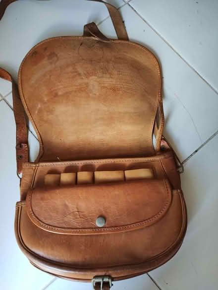 Photo of free Leather shoulder bag (Saint James Ward EX4) #1