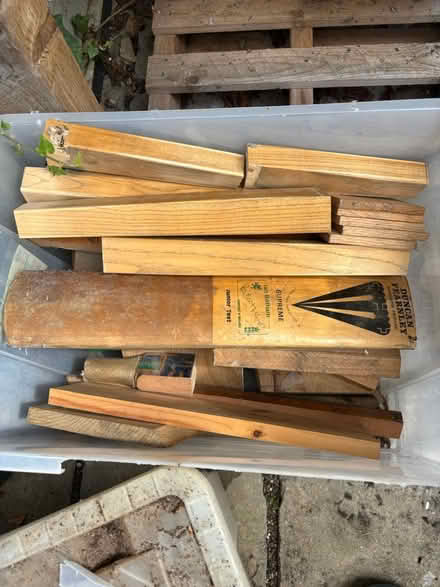 Photo of free Box of wood offcuts (Marston OX3) #1