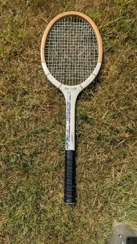 Photo of free Wooden tennis racket (Blossomfield B91) #1