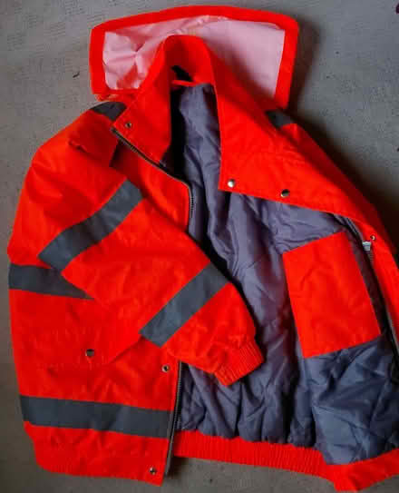 Photo of free Orange hi-vis jacket (Alvaston DE24) #2