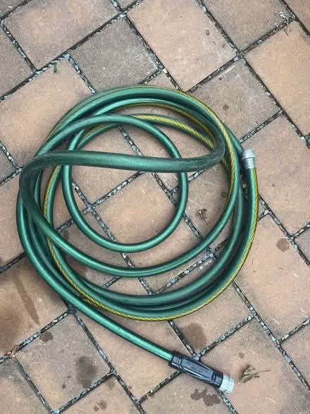 Photo of free Garden hoses (200th block off 13Th St SE) #4