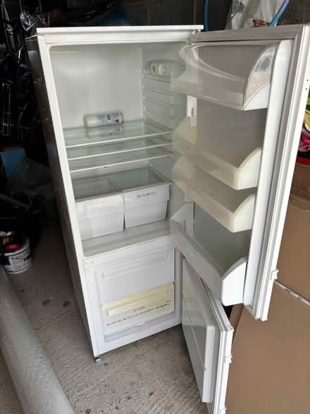 Photo of free Zanussi integrated fridge freezer. (Littlehampton BN17) #3