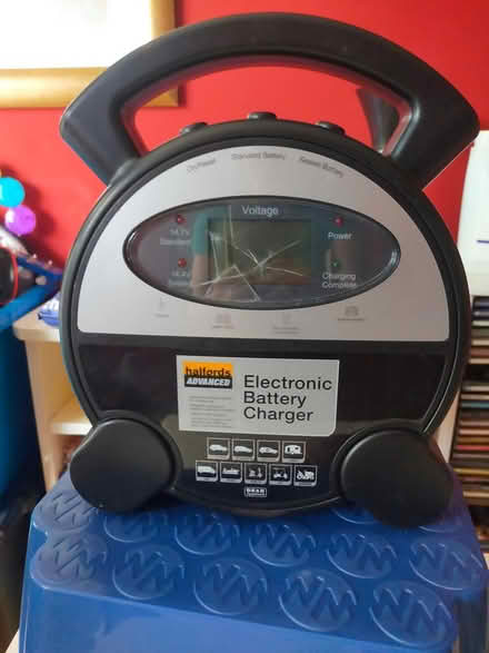 Photo of free Battery charger (Oswestry SY11) #1