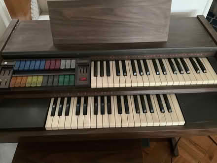 Photo of free Electric Organ (Bayside) #1
