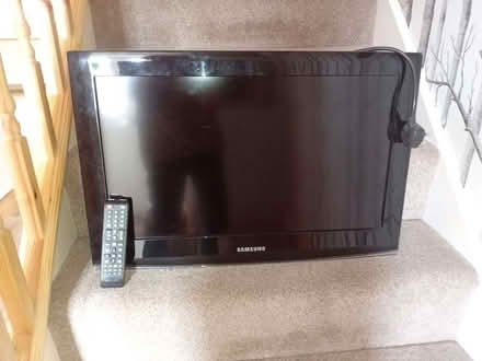 Photo of free Samsung TV (Frimley Green GU16) #1