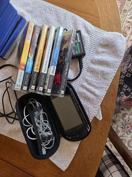 Photo of free Gaming Bundle - vintage gamers (Stonehouse GL10) #2