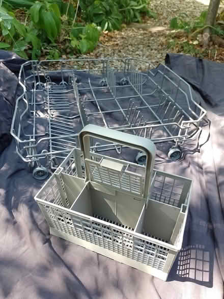 Photo of free dishwasher shelf and cutlery holder (East Hagbourne) #1
