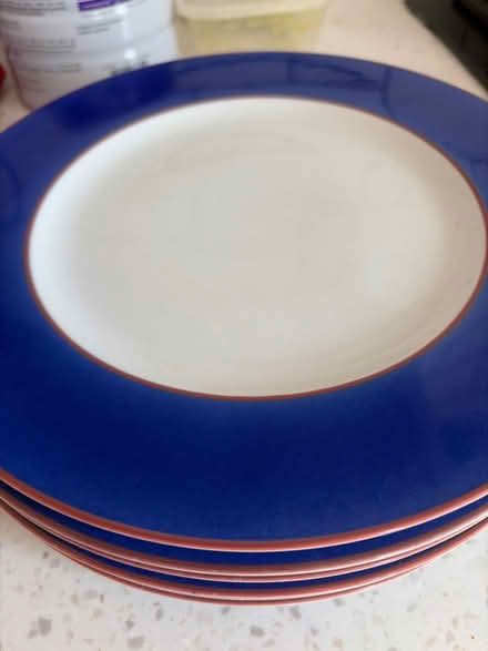 Photo of free 6 piece dinner plates (Croydon CR0) #1