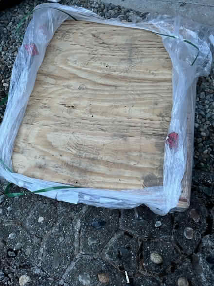Photo of free Wood pallet (Bellevue) #1