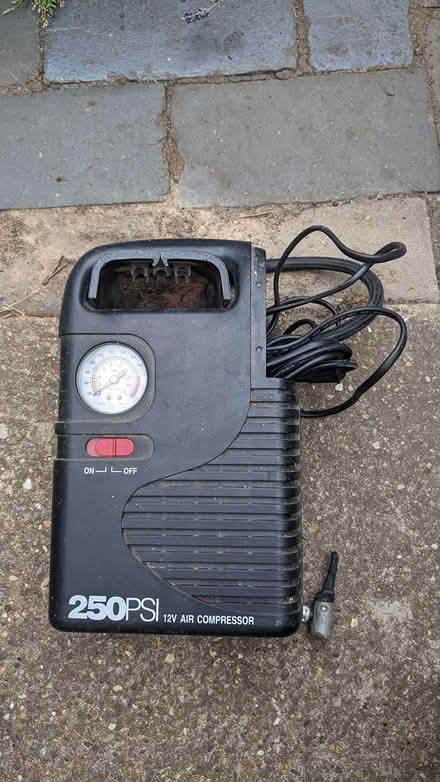 Photo of free Car battery charger (Grantham) #1