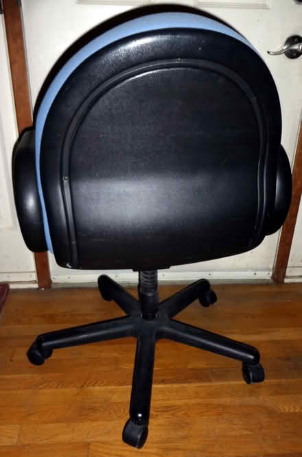 Photo of free Early 1990’s office chair. Usable (Somers) #3
