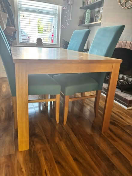 Photo of free Oak veneer dining table (Camberley GU15) #2