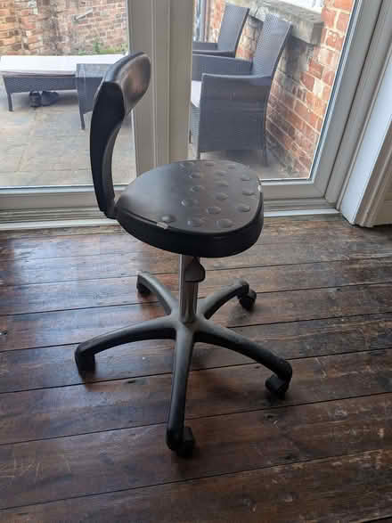 Photo of free Hairdressers chair (Abington NN1) #1