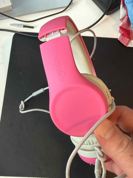 Photo of free Girls headphones - great condition (Scarsdale) #2